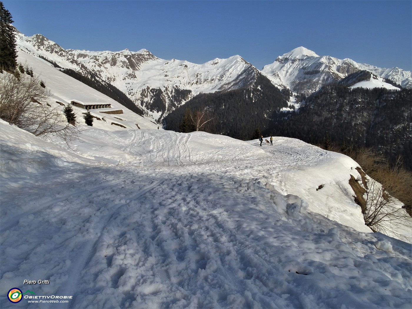 79 In piacevole discesa al sole tardopomeridiano.JPG